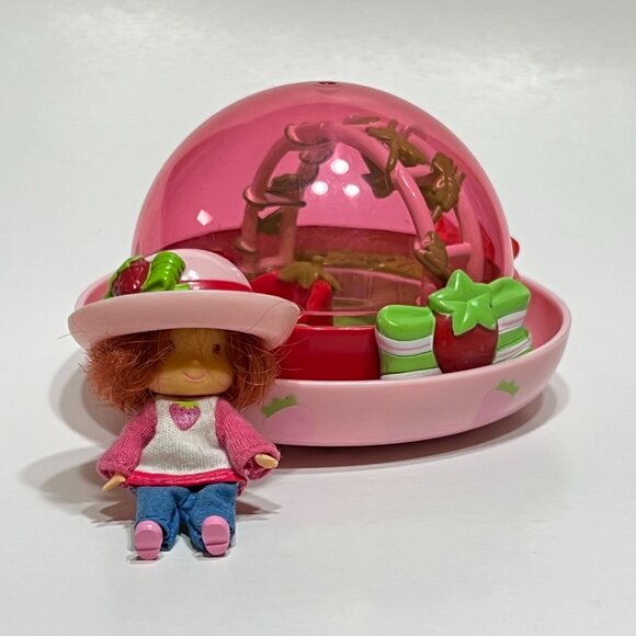 Strawberry Shortcake Berry Cute Go-Hats Wheels Toy with Doll Bandai Vintage - Picture 1 of 9
